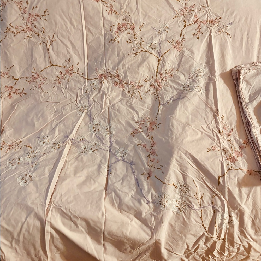 Laura Ashley Floral Duvet Cover in Soft Pink  with pillow covers x2